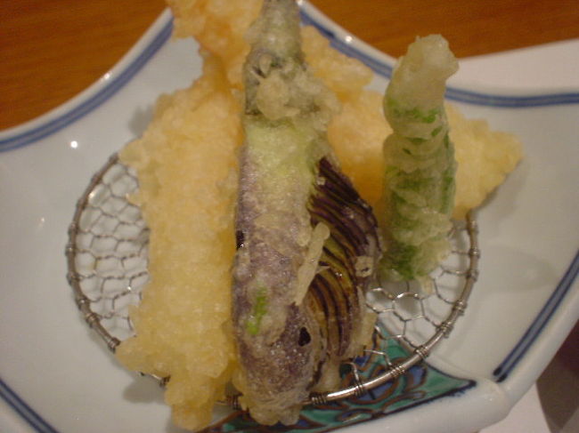 揚げたての天婦羅三種<br /><br />エビ・ナス・アスパラ