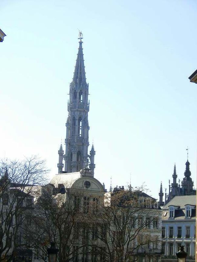 旧市街の市庁舎が見えてきました