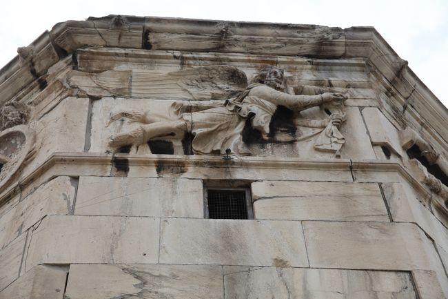 　日時計、水時計、風見。<br /><br />　8面あり、この神様は？<br />