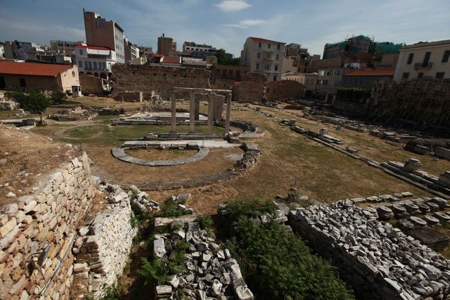 ローマンアゴラ近くの遺跡<br />　<br />　ここにもトロス？<br /><br /><br />