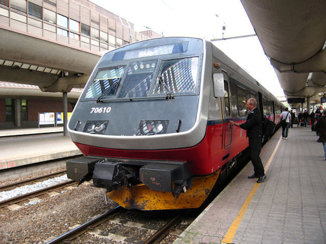 こちらが、私たちが乗ってきた普通列車です。<br />