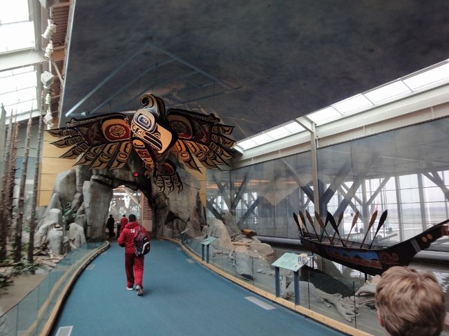 ①２７日　　「ＶＣに到着！！」13:12　<br /><br />成田から隣の席だった神戸の女性は<br /><br />目的地ＶＣだったのでサンフランシスコより一緒に<br /><br />乗継だの何だのと行動を共にしたがＶＣで<br /><br />彼女だけ捕まったぁ(^_^;)<br /><br />