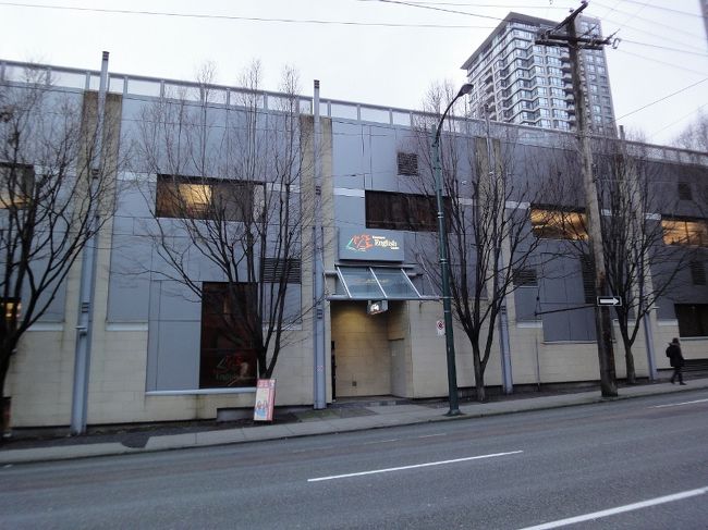 ①２７日　　「再　会」15:41<br /><br />学校に到着<br /><br />奥様と結婚してから１０日間も離れ離れに<br /><br />なった事がない。突然目の前に現れた私に<br /><br />奥様は最初気づかなかった