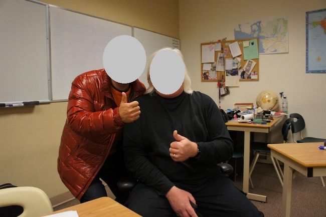 ②２８日　　「ＶＣイングリッシュ・センター」9:10　　<br /><br />私も授業に出席してもイイって。授業参観では<br /><br />ありません。生徒として。奥様の先生。<br /><br />おや？私が細く見える？加工無し（笑）