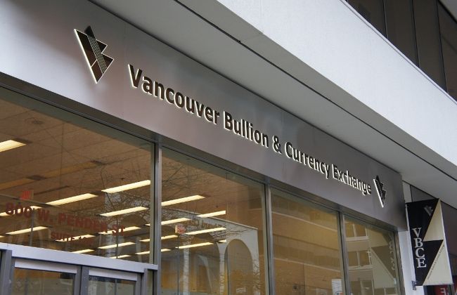 ②２８日　　「エクスチェンジ」<br /><br />ココはレートが良いらしい。←奥様情報<br /><br />確かに列が出来ていた。