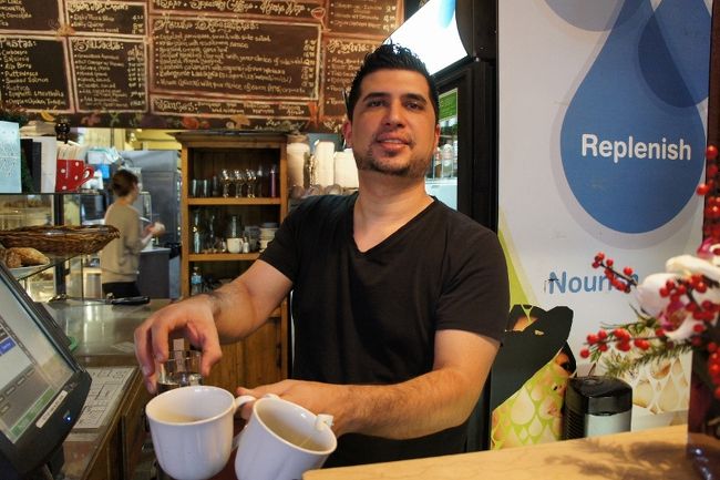 ②２８日　　「 Brioche 」<br /><br />店長かなぁ　<br /><br />ハイ・ポーズ　パシャリ！！