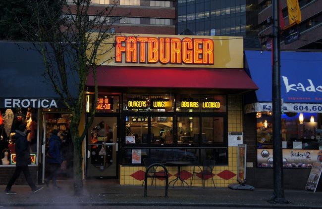 ③２９日　　「ＦＡＴＢＵＲＧＥＲ」16:15<br /><br />「侍」の近くにファットバーガー<br /><br />昔からココに店があったのだろうか？