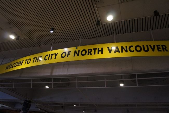 ③２９日　　「Lonsdale Quay」<br /><br />妻にマーケットを見せたかったけど<br /><br />遅すぎたぁ。昨日寄ればよかった<br /><br />Regrettable