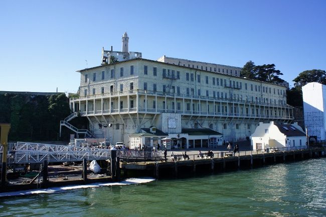④３０日　　「Aicatraz」<br /><br />天気は最高！観光客も多い。<br /><br />久々のアルカトラズ島<br /><br />この島を知ったのは映画「ザ・ロック」です