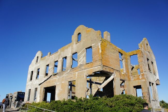 ④３０日　　「Aicatraz」13:37<br /><br />ギリシャに来たみたい<br /><br />刑務所長邸です<br /><br />１９７０年に火災で焼失。豪華で広くて　<br />眺めは最高だったんじゃないかな？