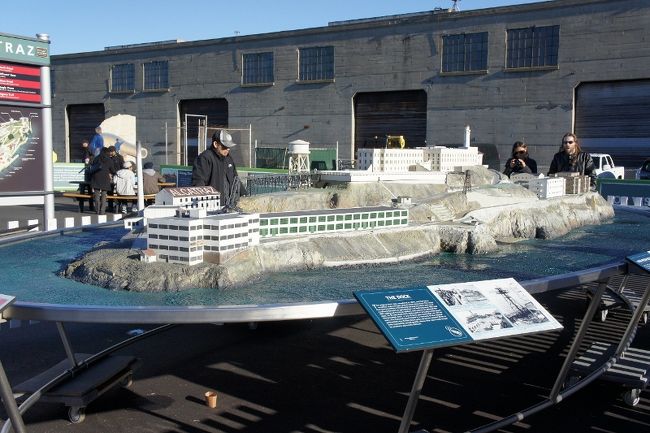 ④３０日　　「Aicatraz」<br /><br />船着場のピアにはアルカトラズ島の模型が。<br /><br />