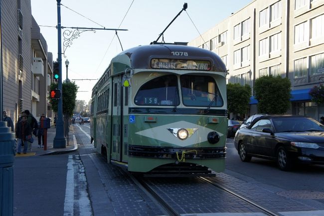 ④３０日　　「Fisherman's Wharf」<br /><br />レトロなミュニメトロ<br /><br />ダウンタウンまでは海沿いを通って<br />行けます。