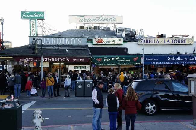④３０日　　「Fisherman's Wharf」<br /><br />上の看板の近くのマーケット<br /><br />ココはよくＴＶでもやりますよね。