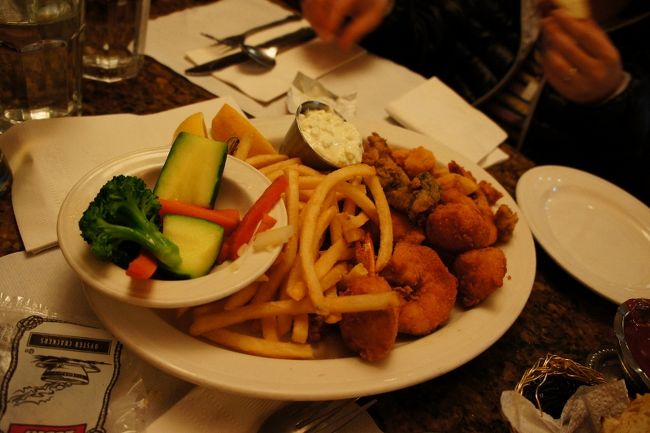 ④３０日　　「Fisherman's Wharf」<br /><br />シーフードのフライ<br /><br />これにビールは最高ですなぁ！