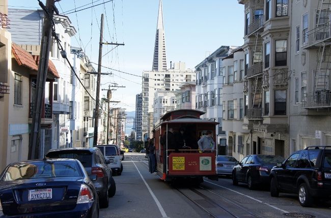 ⑤３１日　「Cable Car」<br /><br />坂の多いサンフランシスコ<br /><br />ケーブルカーは力強く軽快に<br /><br />走りま～す