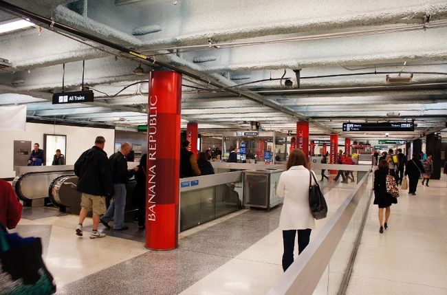 ⑦　　２日「Traffic」<br /><br />人々が足早に・・