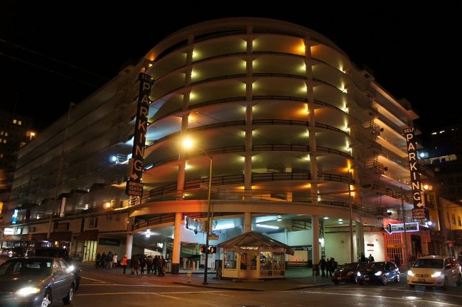 ⑦　　２日「Parking」19:04<br /><br /><br />ハーツ他　いろんなレンタカー会社が<br />入ってるパーキング。<br /><br />４トラＱＡで答えてくれた方々サンクスです