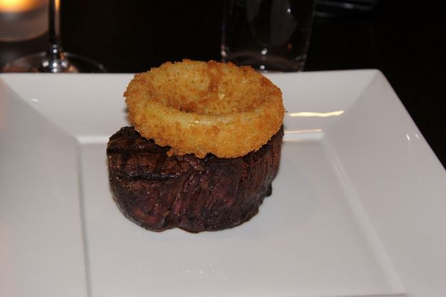 ⑦　　２日「Steak」<br /><br />こちらは渡しが頼んだ？？ステーキ<br /><br />なぜ、こちらを頼んだかって！！<br /><br />分厚いからですよ～