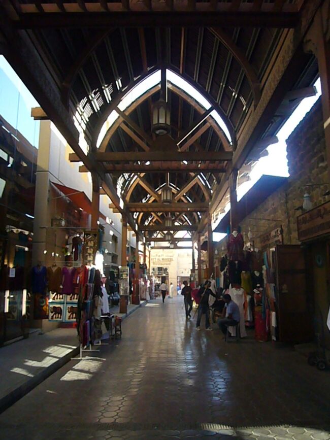 日本語で呼び込みされます。<br />やはり平たい顔の人たちはわかりやすいのでしょう。