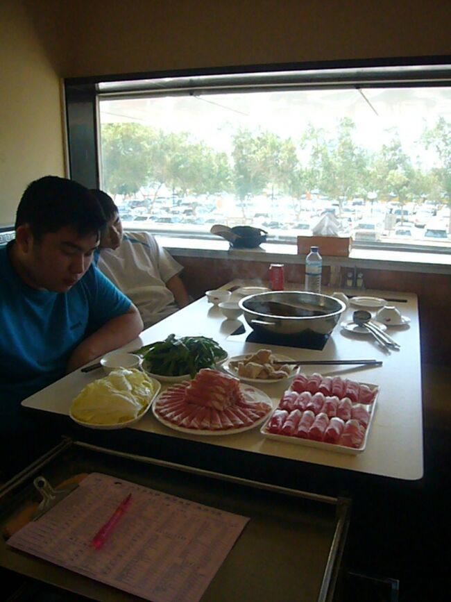 さぁ、材料投入。