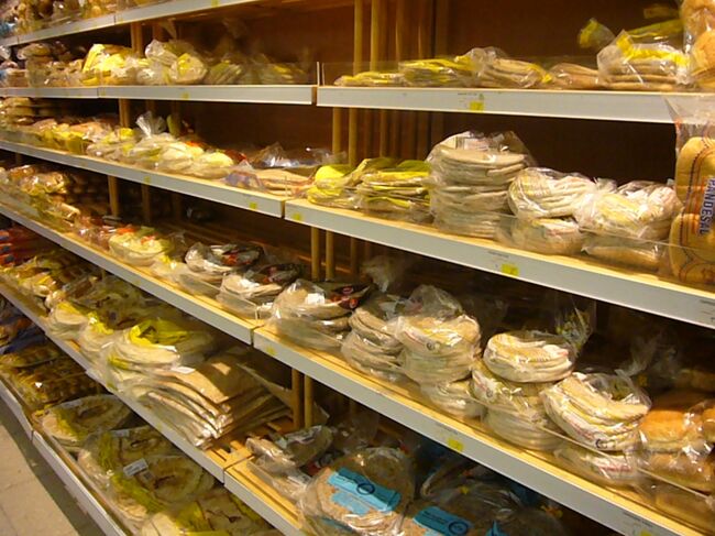 パンも種類がたくさん。