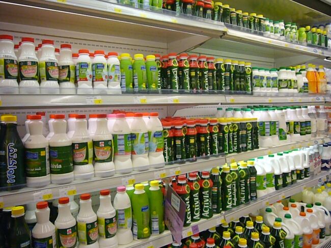 ドリンクヨーグルト　ボトルが大きめ。