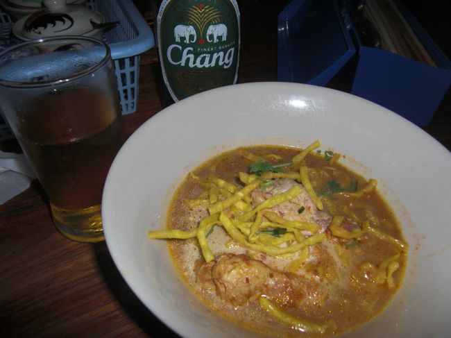 カオソーイ<br /><br />これはチキンカオソーイ