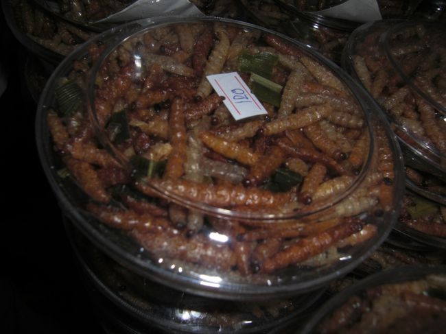 レジ？付近に売っていたおやつ？？なのか？？<br /><br /><br />どんなお味なのか興味深々。でも勇気がありません！！！！