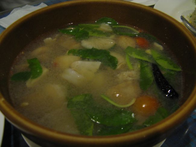 ２日目の夜もレモンツリーへ<br /><br />お願いして辛くしていないトムヤムクン