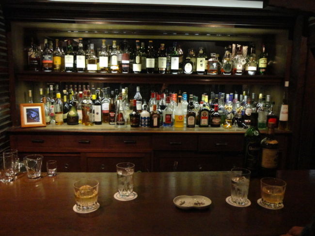 ホテルのバー