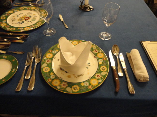 食事はフランス料理の安い方をオーダー。結果としてよかったです、高い方はもう２品料理が多かった。とても食べられないです。