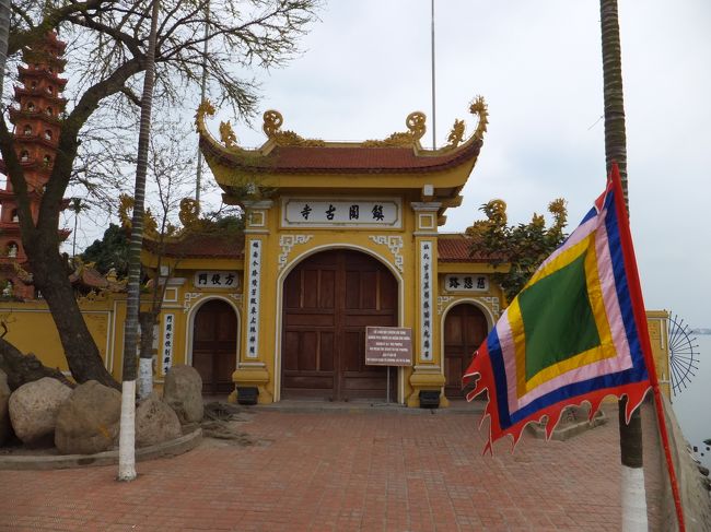 もとは１５００年前に創建したベトナム最古のお寺だそうです。