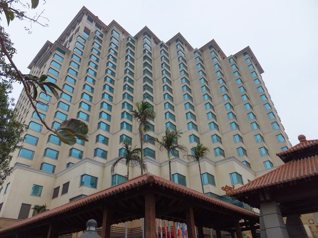 ソフィテル・プラザ外観です。大型ホテルです。