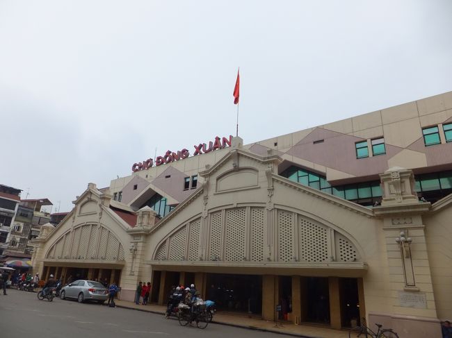 市場らしきところへ来ました。