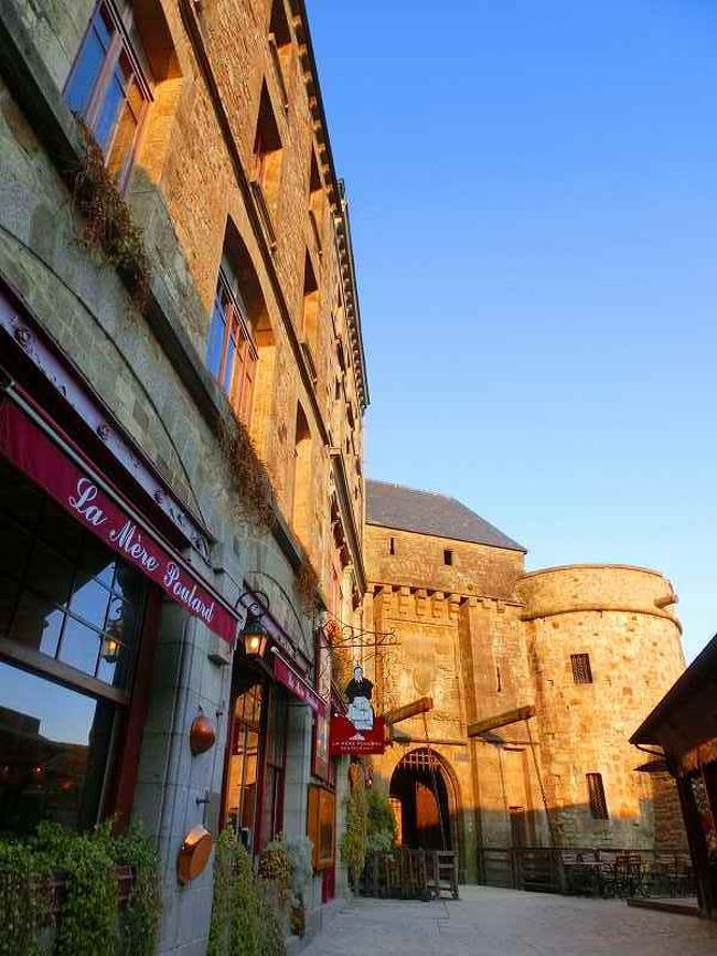 ふわふわオムレツ元祖のお店ですが、<br />料金ぼったくりの店で有名だそうです。お店に入るのはやめましょう。