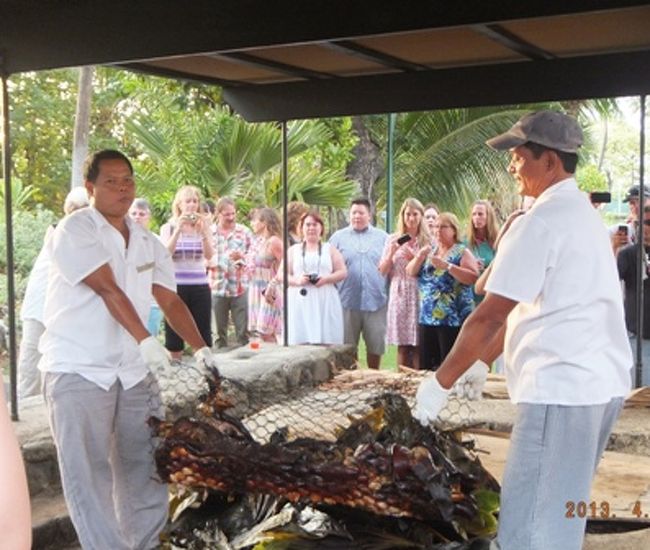 結構おおきいです。写真だと分かりづらいですが、豚から油がかなりポタポタと落ちています。これがほぐされてメニューに並びます。