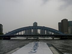 隅田川はたくさんの橋がかかってました。