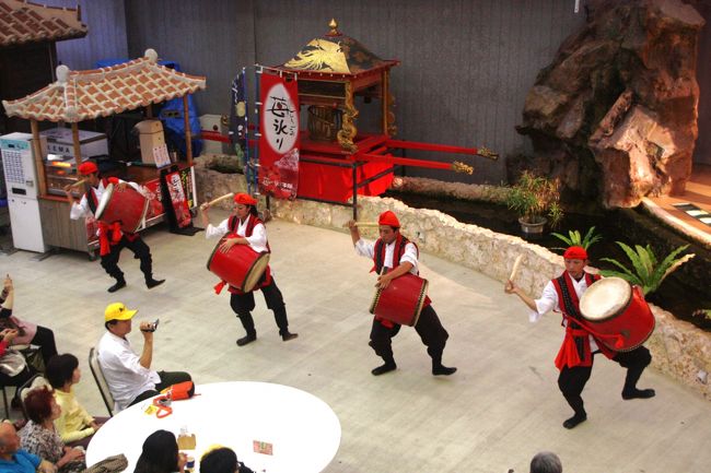 元々は祖先供養の民族芸能