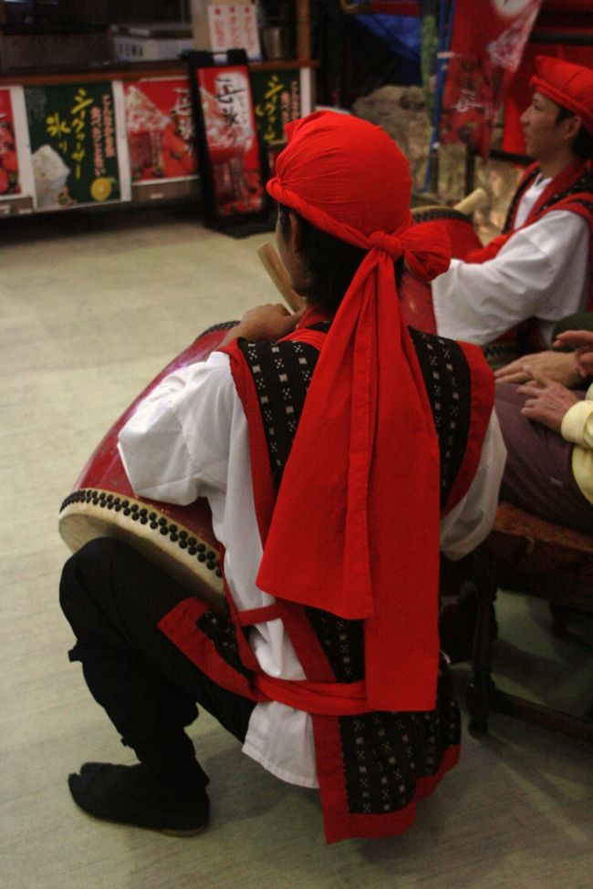 独特な縛り方、幅４０ｃｍ、長さ２、７ｍの布だそうです