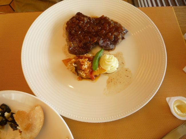 主人が選んだメイン　<br />リブステーキ