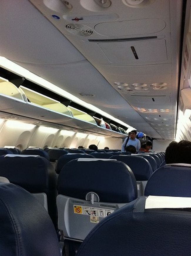 チェンナイ発デリー行のJet Airways 9w830便の機内<br />