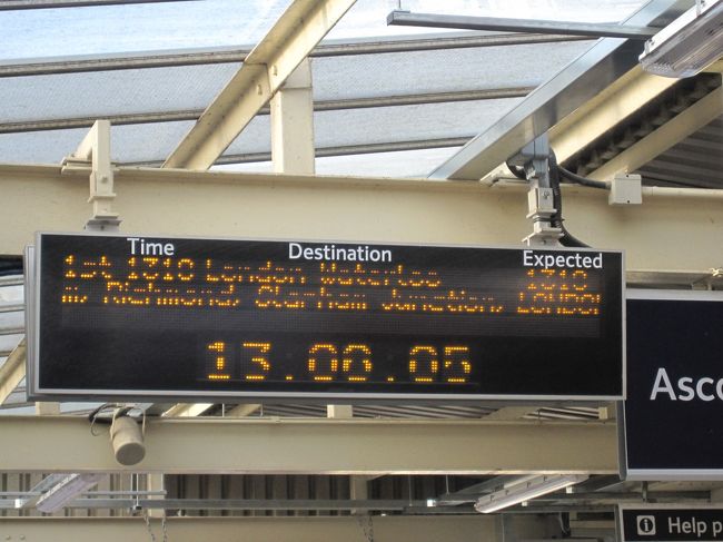 電車の時間は駅に時刻表（冊子）があったのでそれをみて<br />良い時間に駅に到着。<br /><br />駅から競馬場はあるいても１０分ちょっとでした。