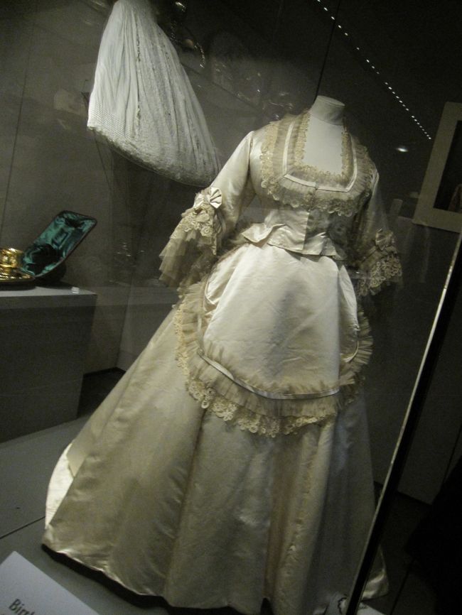 たしかウェディングドレスだったと思います。