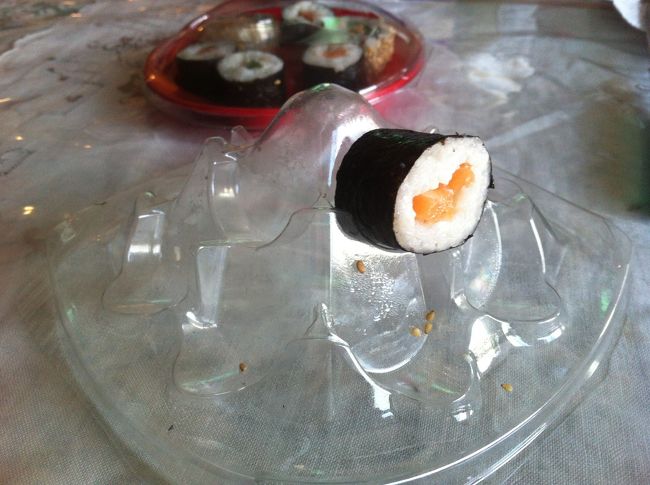 食べるとこうなっているのが分かります。そう、こんもり山のように盛り上がっているのです。