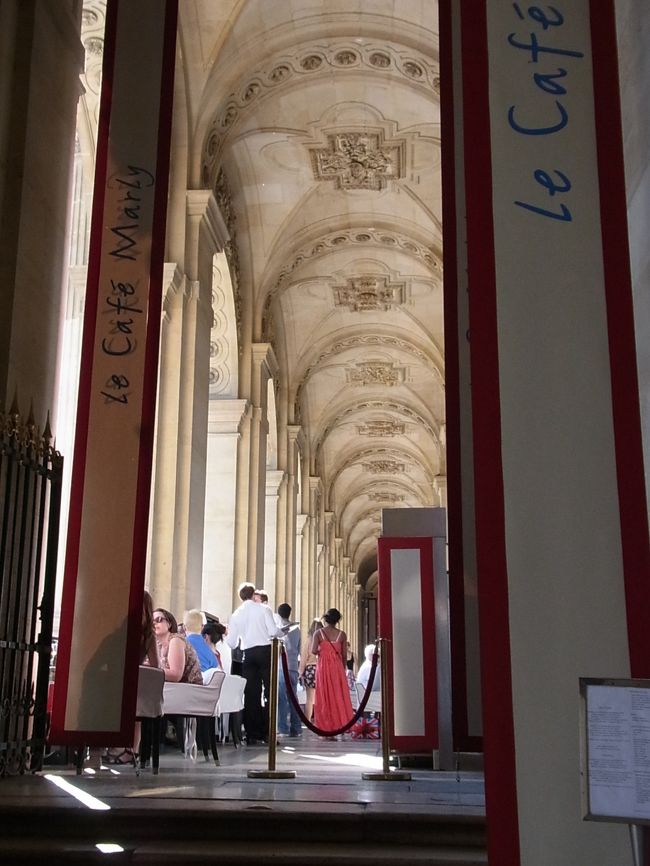おやつを食べにカフェマルリーへ。