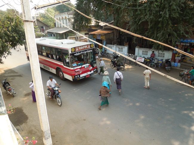 マーケット方面…<br />向かいのレンタサイクル屋さんはフミヤさんの姉さんち。<br />ここで自転車を３日間借りました<br />
