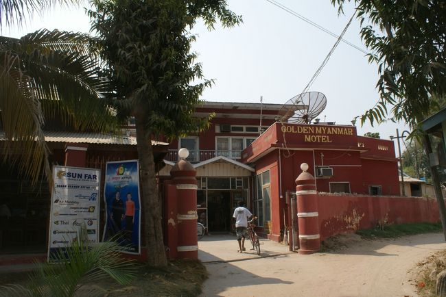 その隣は宿泊候補の一つだった「ｺﾞｰﾙﾃﾞﾝ･ﾐｬﾝﾏｰﾎﾃﾙ」<br />ﾋﾟﾝｻﾙﾊﾟには1泊と言ってあるので、宿替えの場合はここにしよっと…<br />