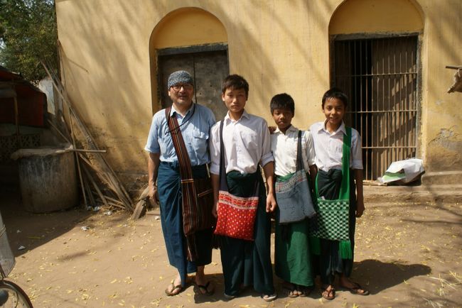 おっ、仲間がいました<br />下校時間のようです<br />