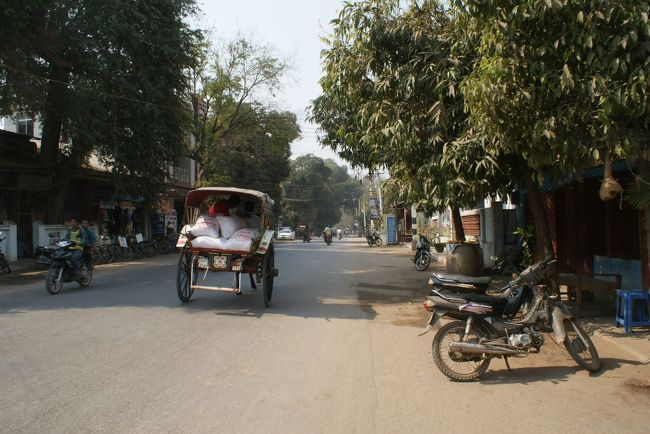 宿のﾋﾟﾝｻﾙﾊﾟまで戻ってきました。<br />今度はｵｰﾙﾄﾞﾊﾞｶﾞﾝ方面にパゴダ巡りをしてみましょう。<br />（以下続く）<br />