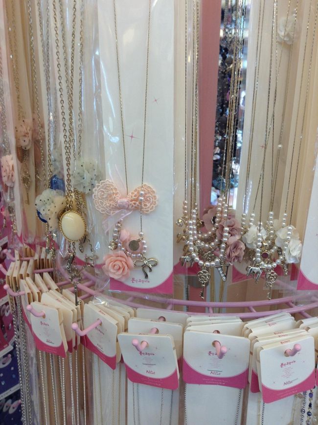 チェーン店のアクセのお店を物色〜